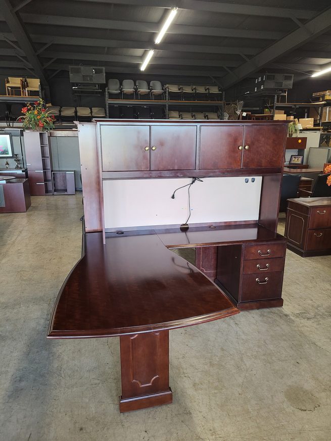 L Desk w/ Hutch